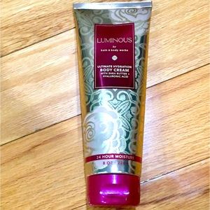 NWT Bath & Body Works Luminous Ultimate Hydration Body Cream